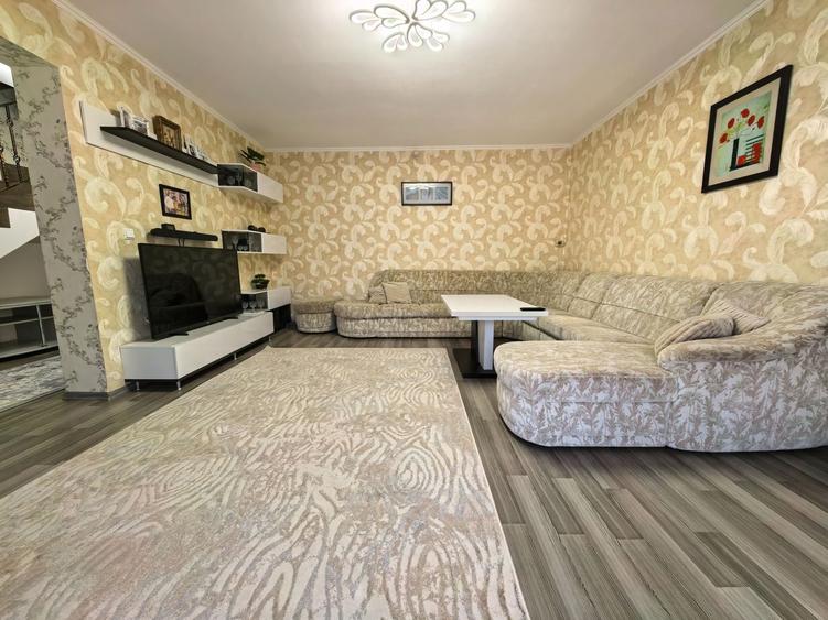 Duplex cu 3 camere cu Canalizare în Vișan