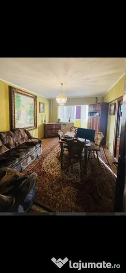 Apartament cu 3 camere decomandat în UTA