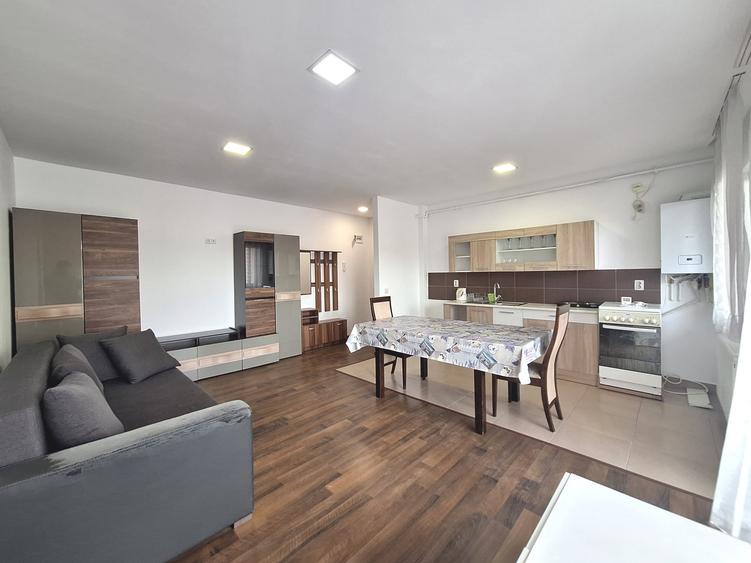 Apartament cu 3 camere semidecomandat, mobilat în Florești — fotografia 1