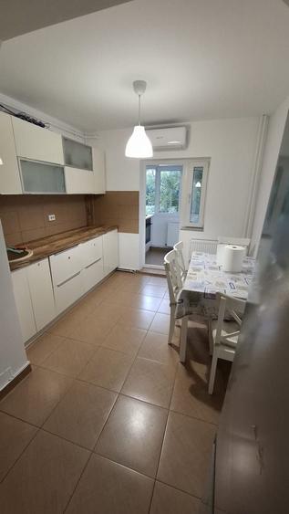 Apartament cu 2 camere decomandat în Runcu