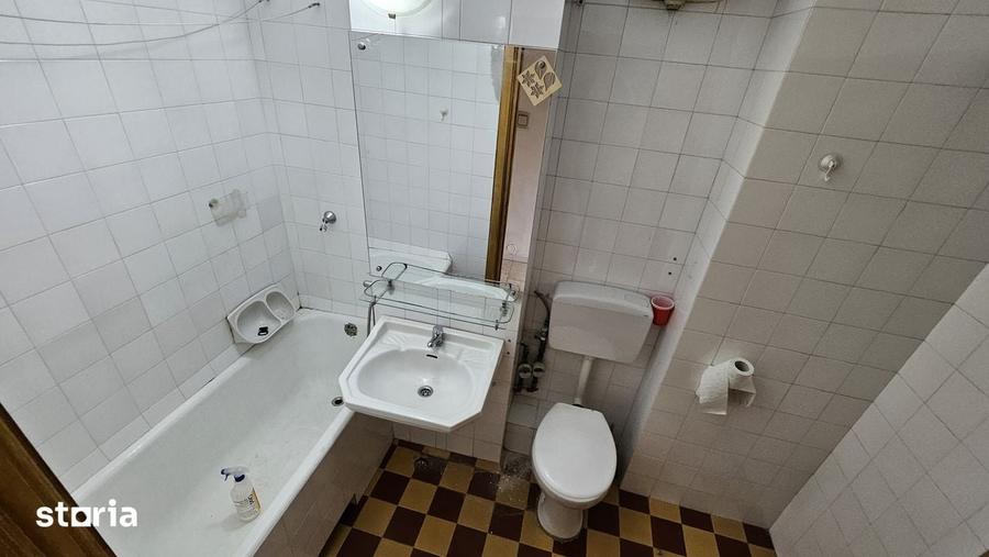 Apartament cu 3 camere decomandat în Dacia
