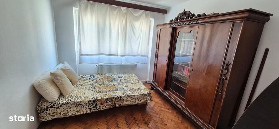 Apartament cu 3 camere în Romanilor