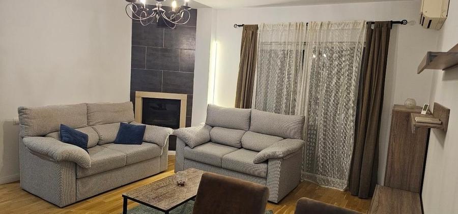 Apartament cu 3 camere decomandat, mobilat în Pipera