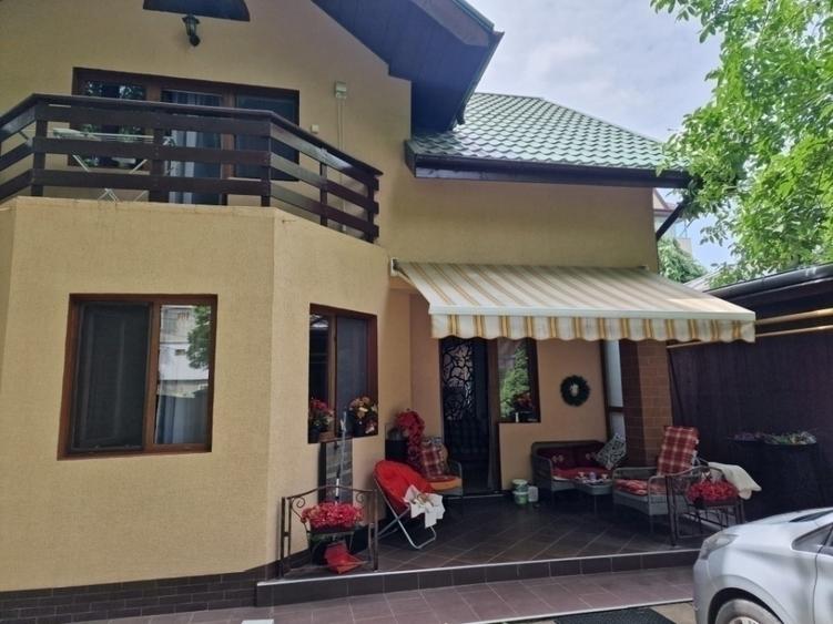 Casă individuală cu 5 camere în Central