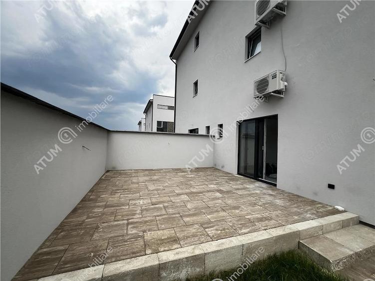 Casă cu 7 camere cu Teren 200 Mp în Central