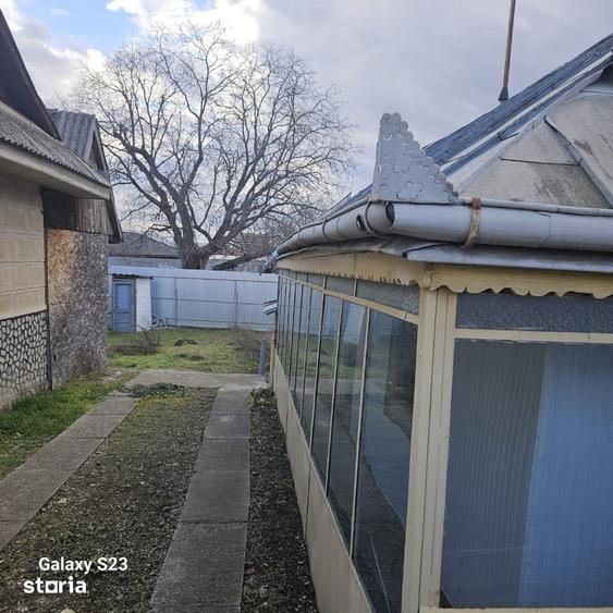 Casă cu 2 camere cu Teren 250 Mp în Târgu Neamț