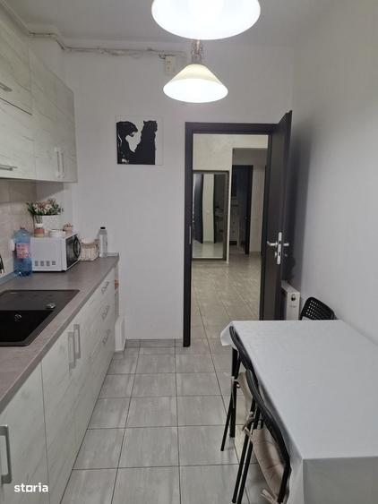 Apartament cu 3 camere decomandat în Rahova