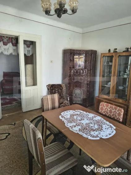 Casă cu 4 camere cu Teren 424 Mp în Central