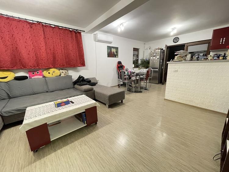 Duplex cu 3 camere cu Canalizare în Săcălaz