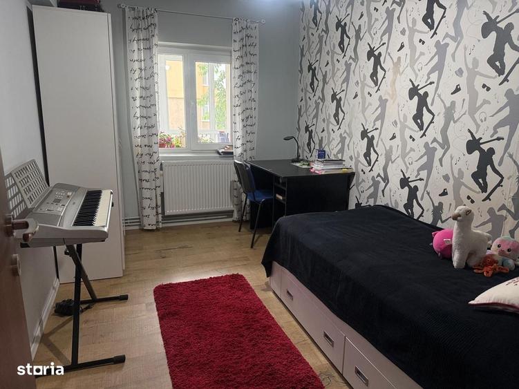 Apartament cu 4 camere în Valea