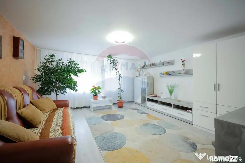 Casă cu 5 camere cu Teren 395 Mp în Central