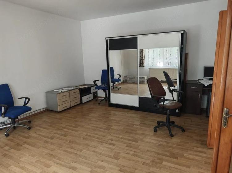 Casă cu Teren 400 Mp în Central