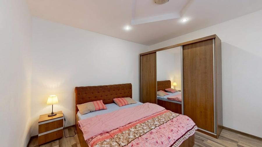Apartament cu 2 camere decomandat, mobilat în P-ța Romană