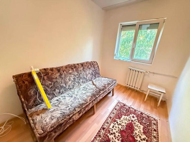 Apartament decomandat 3 camere , zona Decebal - 5