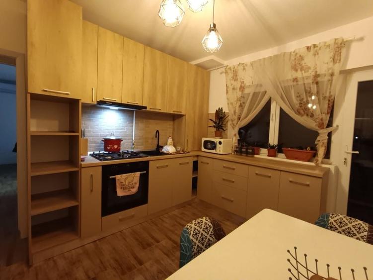 Casă cu 4 camere în Uiești