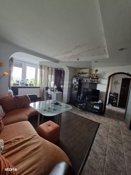 Apartament cu 3 camere semidecomandat în Central