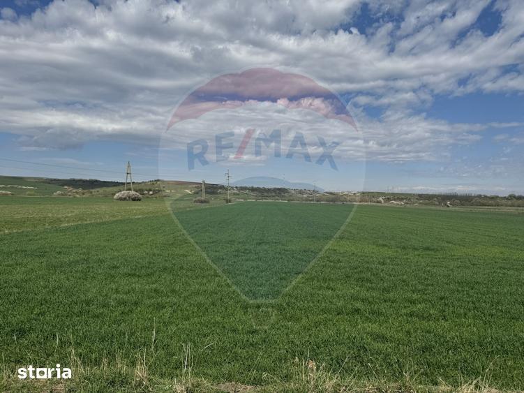 Teren de 8600 mp, în Iclod