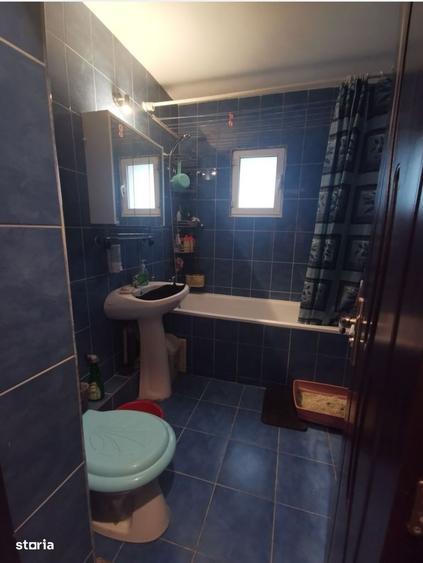 De vanzare apartament cu 3 camere - 5
