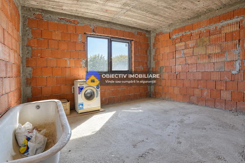 Vila la rosu si teren 500 mp de vânzare , Zona Fermelor - 13