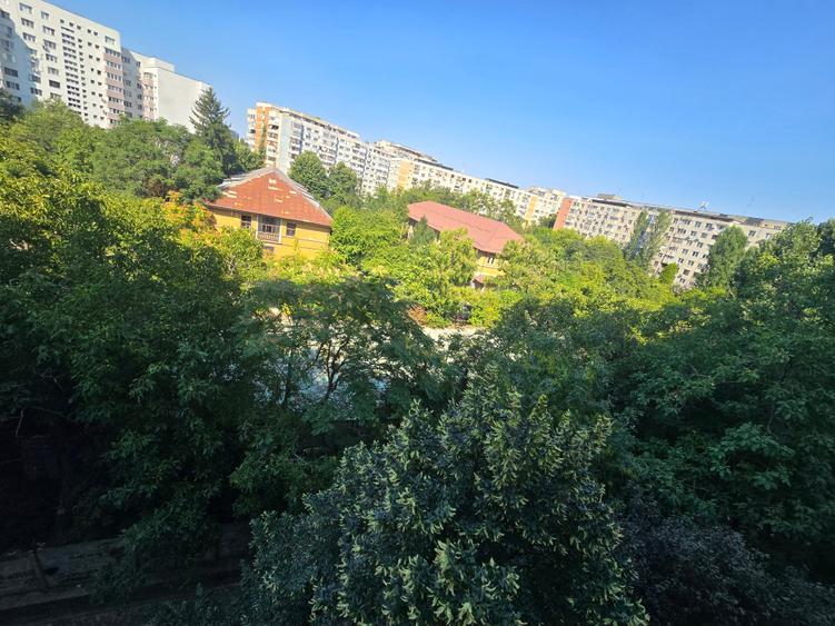 Apartament cu 2 camere decomandat în Gorjului