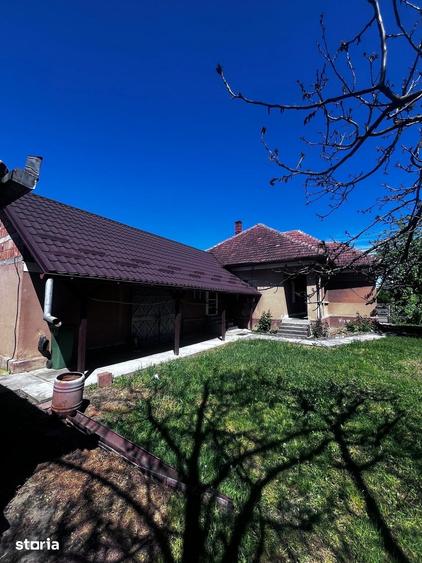 Casă cu 3 camere cu Teren 3000 Mp în Central