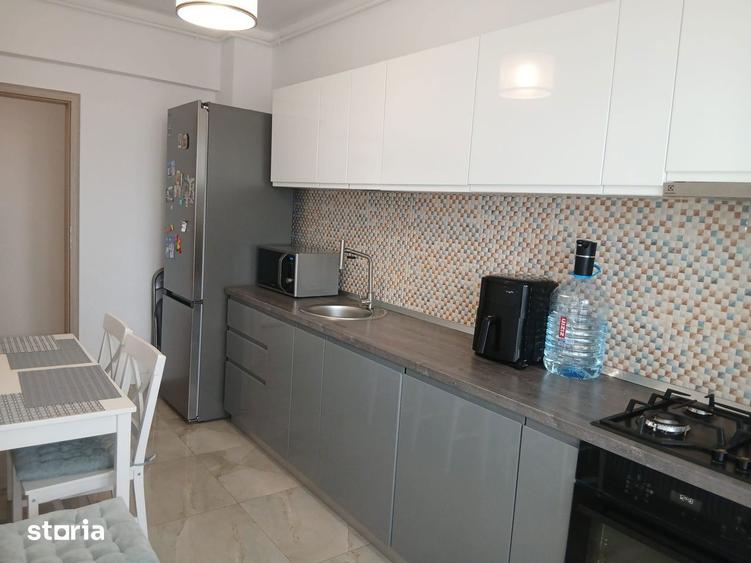 Apartament cu 3 camere decomandat în Central