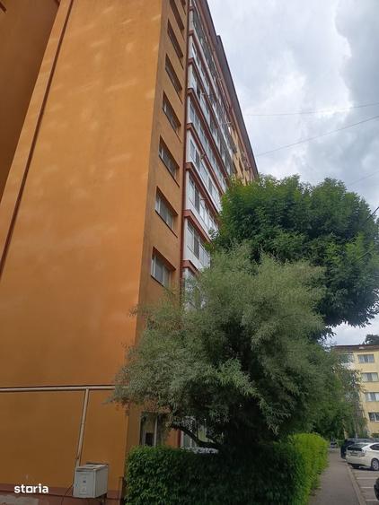 Apartament cu 2 camere semidecomandat în Micro 6