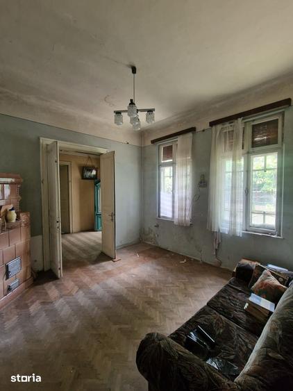 Casă cu 9 camere cu Teren 413 Mp în Parcul Carol