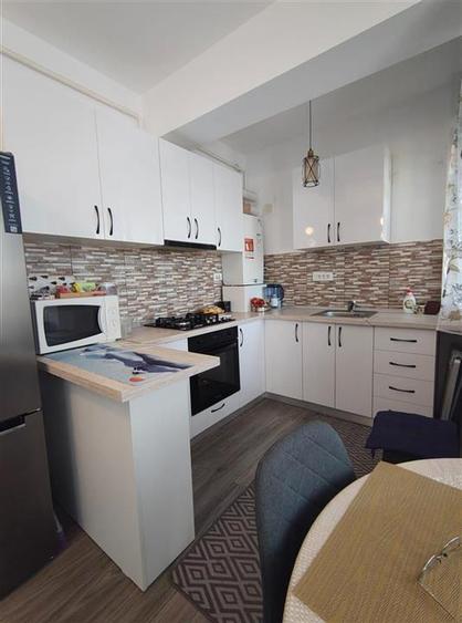 Apartament cu 2 camere decomandat, mobilat în Tomești