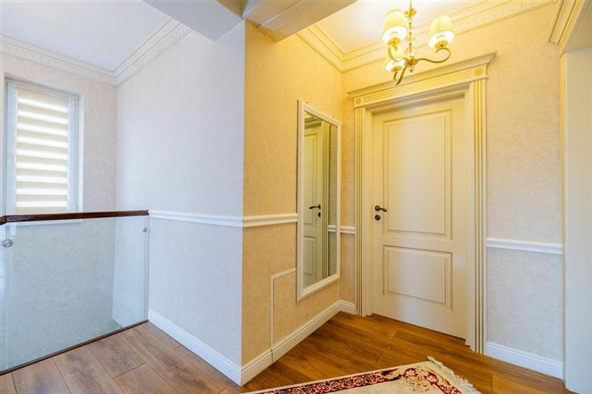 Casă cu 4 camere cu Teren 390 Mp în Sânpetru
