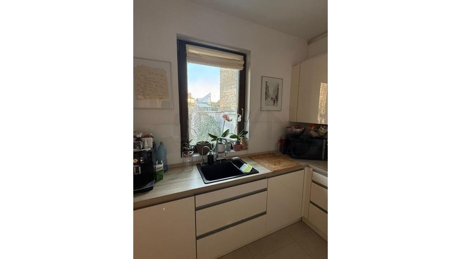 Apartament cu 4 camere decomandat, mobilat în Dorobanți