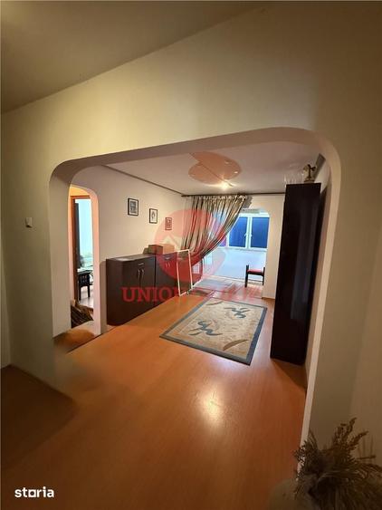 Apartament cu 4 camere decomandat în Inel II