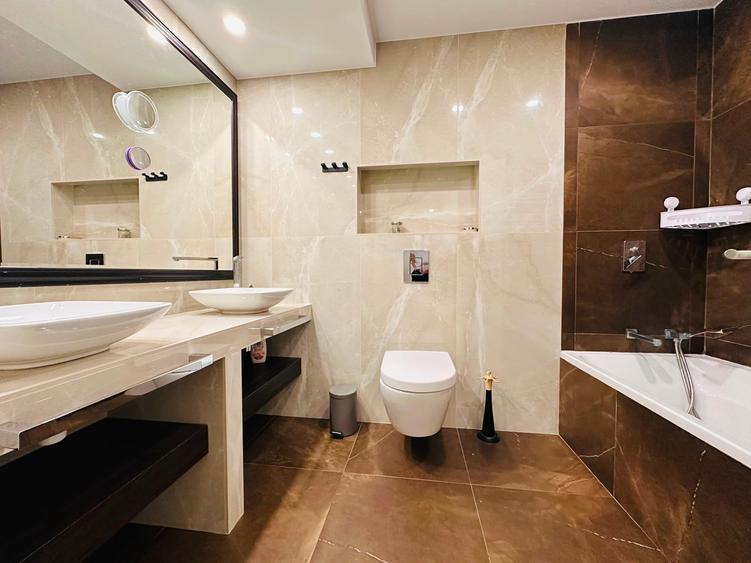 Apartament cu 2 camere decomandat în Central