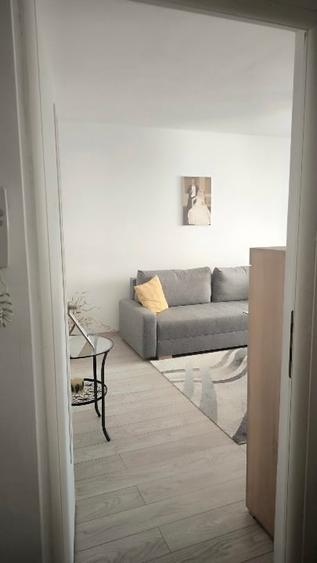 Apartament cu 2 camere decomandat, mobilat în Brâncoveanu