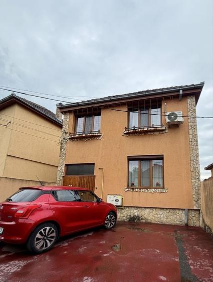 Casă cu 4 camere în Titulescu