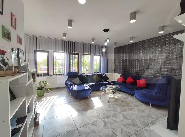 Casă individuală cu 7 camere cu Canalizare în Dorolț