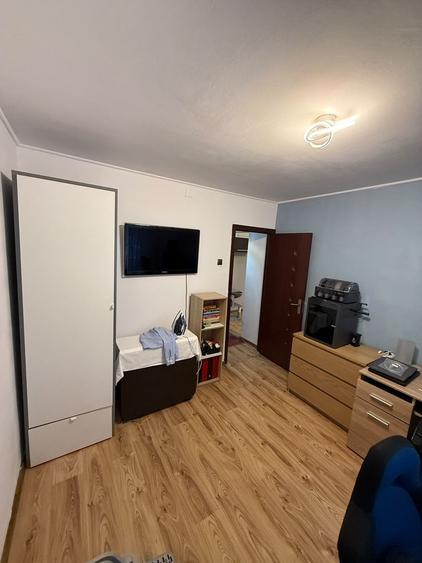 Apartament cu 3 camere semidecomandat în 1 Decembrie 1918