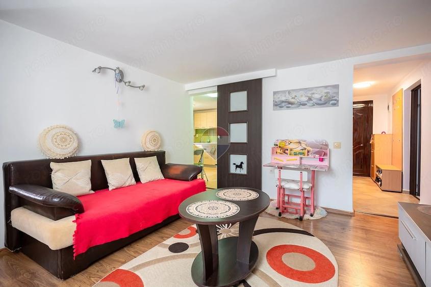 Apartament cu 3 camere decomandat în Turcheș