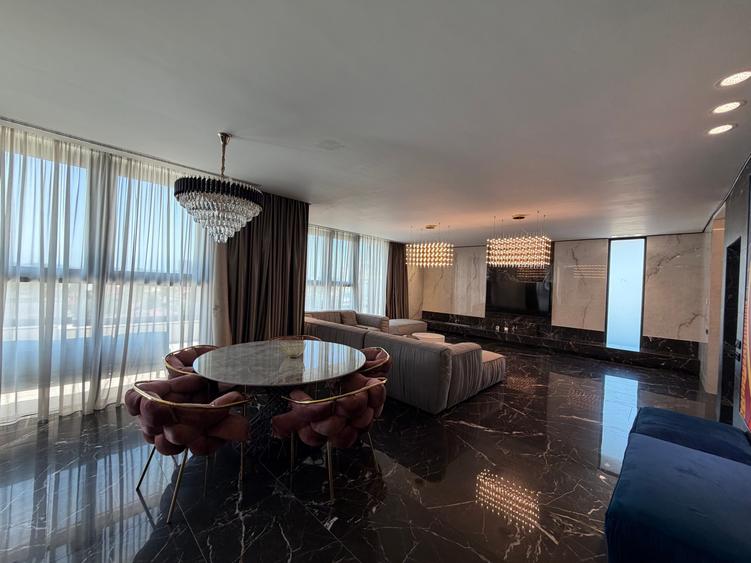 Apartament cu 5 camere decomandat în Domenii
