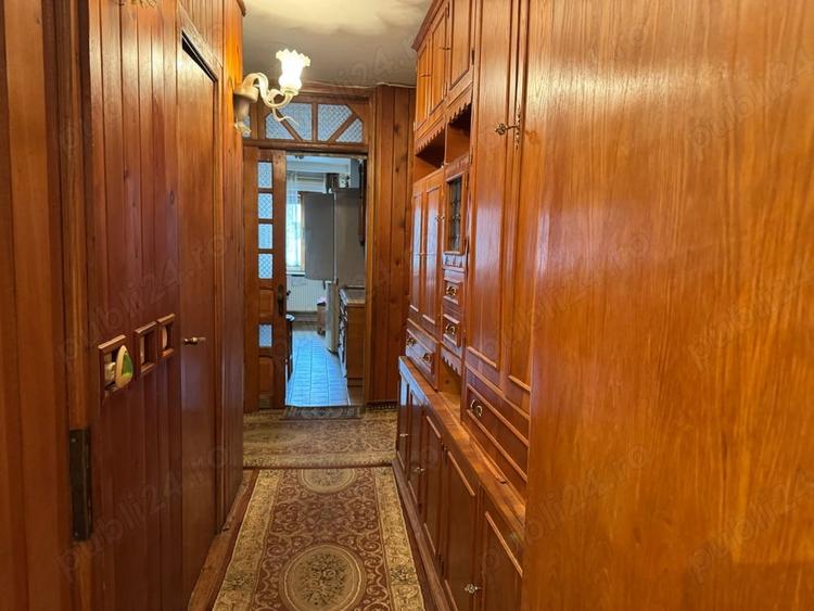 Apartament cu 4 camere decomandat în Central