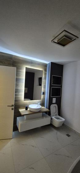 Casă cu 4 camere în Dealu