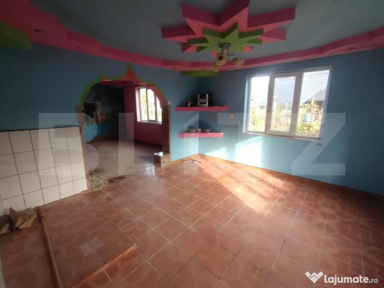 Casă cu 5 camere cu Teren 1000 Mp în Central