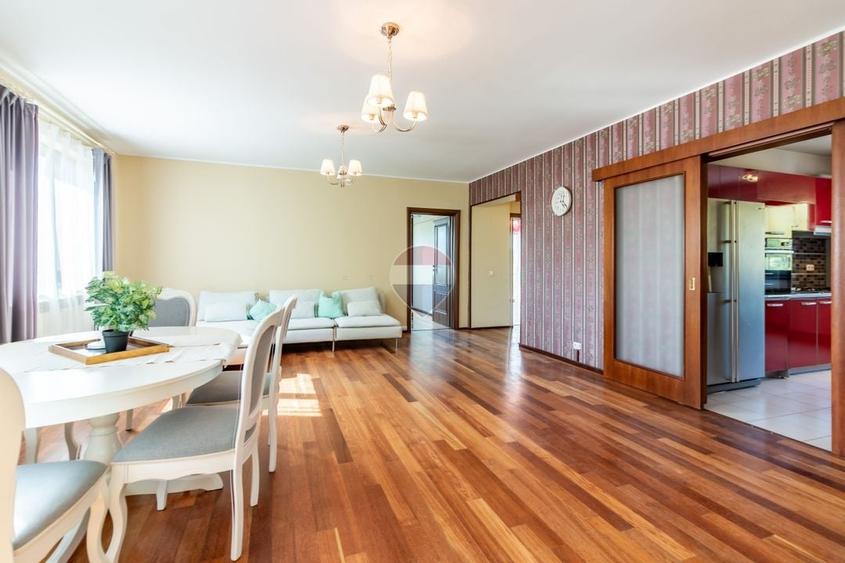 Apartament cu 3 camere semidecomandat, mobilat în Sisești