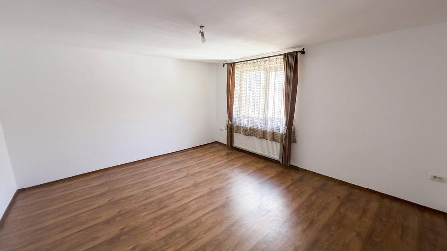 Casă individuală cu 4/5 locuri de parcare în Domenii - 10