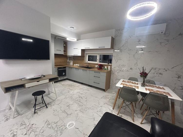 Apartament cu 3 camere decomandat în Lazaret