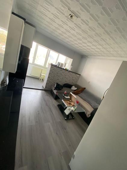 Apartament cu 2 camere decomandat în Republicii