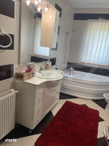 Casă cu 5 camere cu Teren 300 Mp în Central