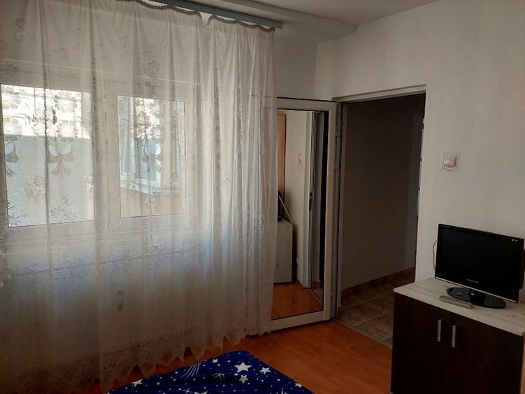 Apartament cu 2 camere decomandat, mobilat în Drumul Taberei