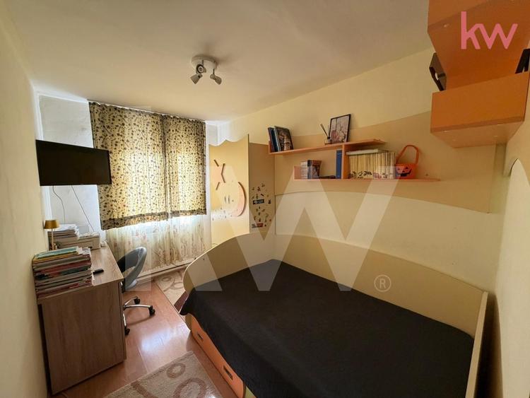 Apartament cu 3 camere semidecomandat, mobilat în Craiovița Nouă