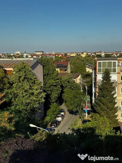 Apartament cu 3 camere decomandat în Șagului